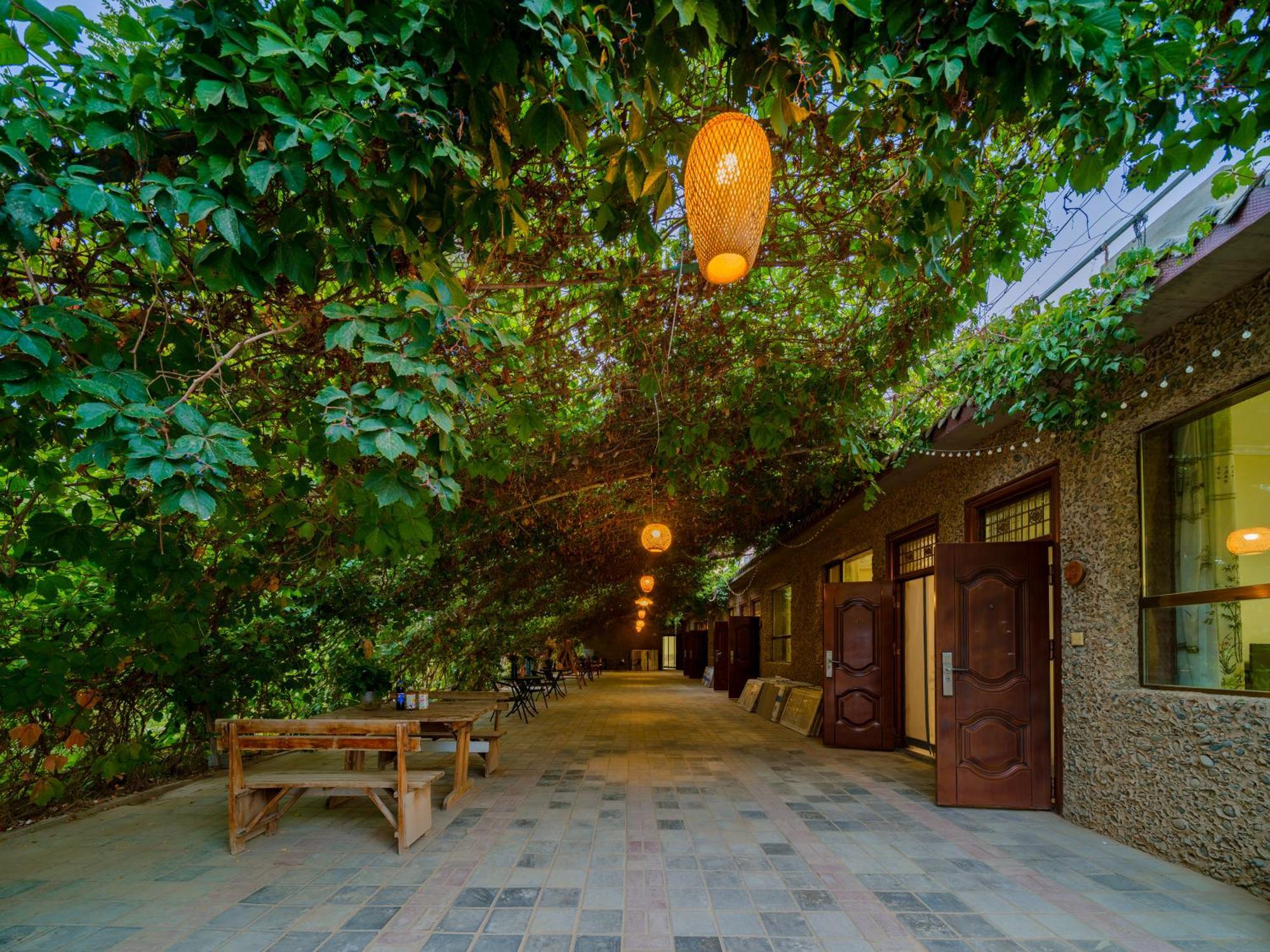 Dunhuang Hu Yang Inn Exterior photo